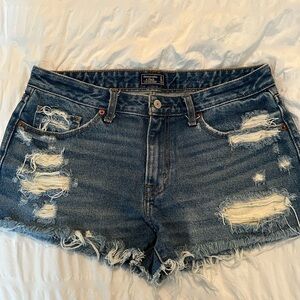 Abercrombie & Fitch low rise shorts